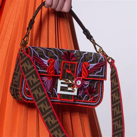 fendi tasche damen bunt|Fendi Baguette .